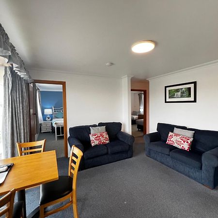 Regatta Point Tavern & Holiday Villas Strahan Dış mekan fotoğraf