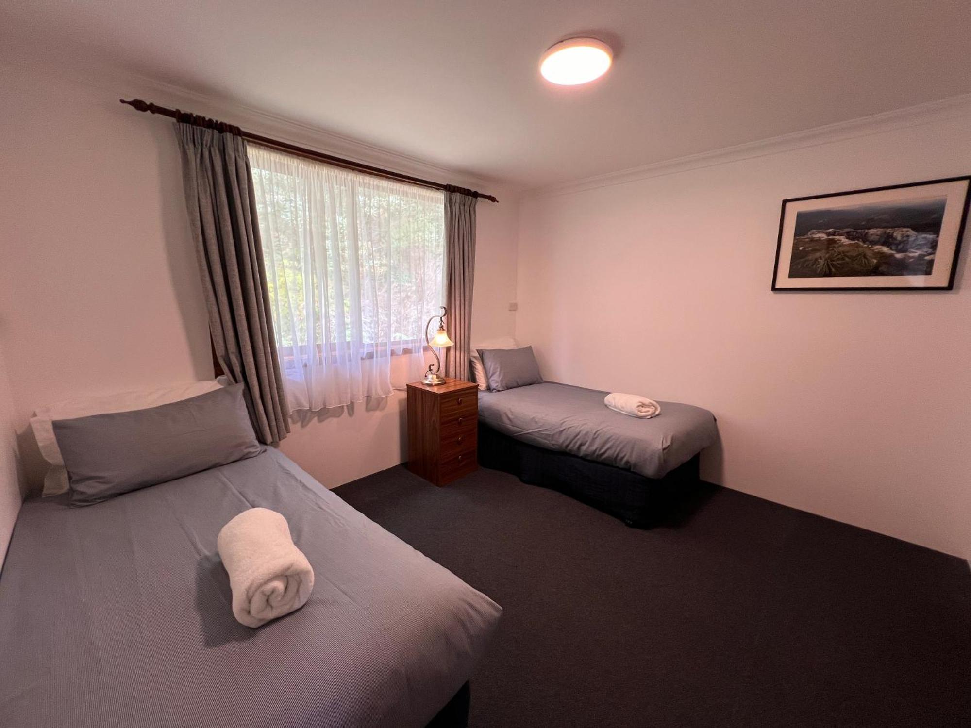 Regatta Point Tavern & Holiday Villas Strahan Dış mekan fotoğraf