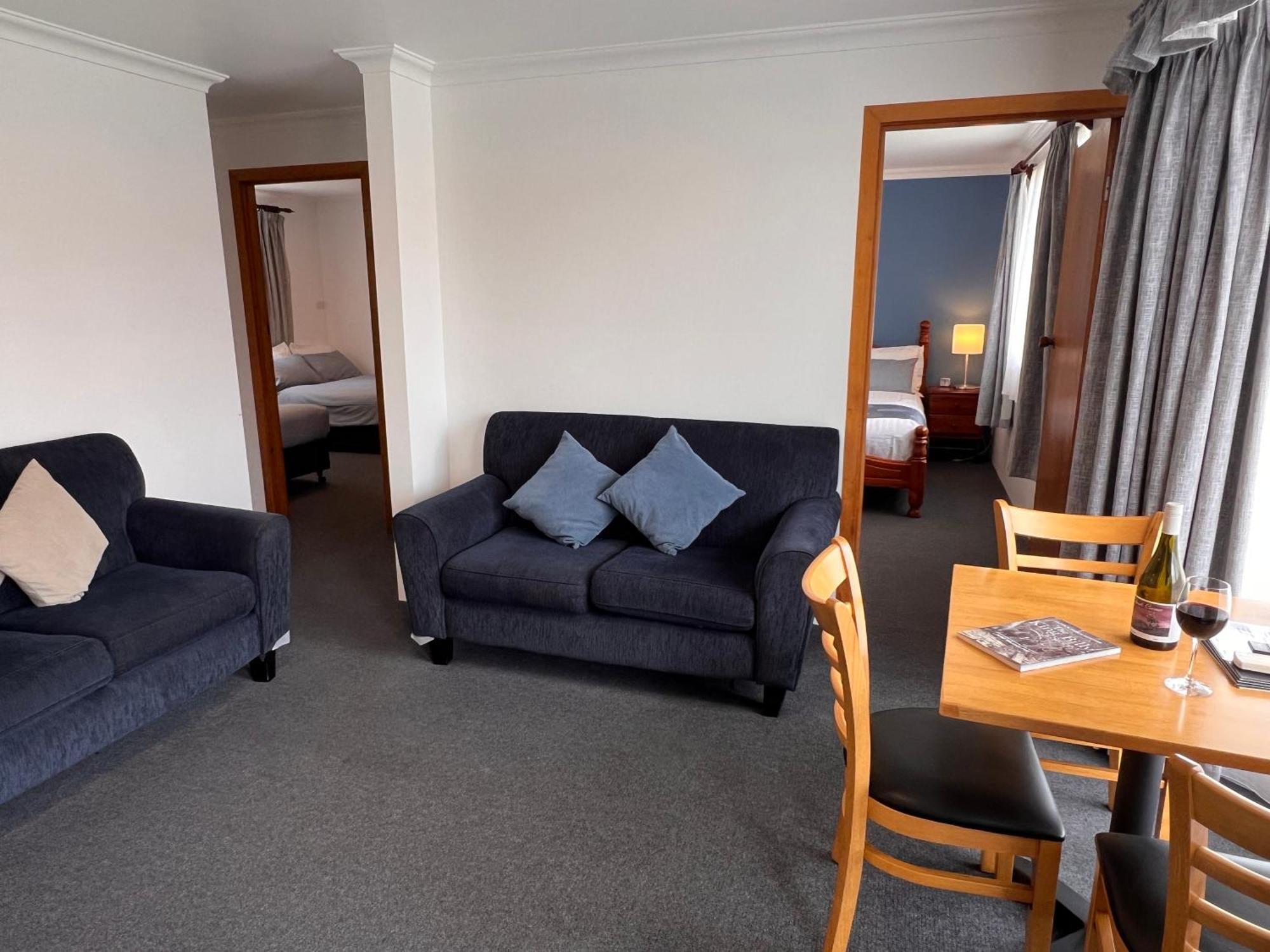 Regatta Point Tavern & Holiday Villas Strahan Dış mekan fotoğraf