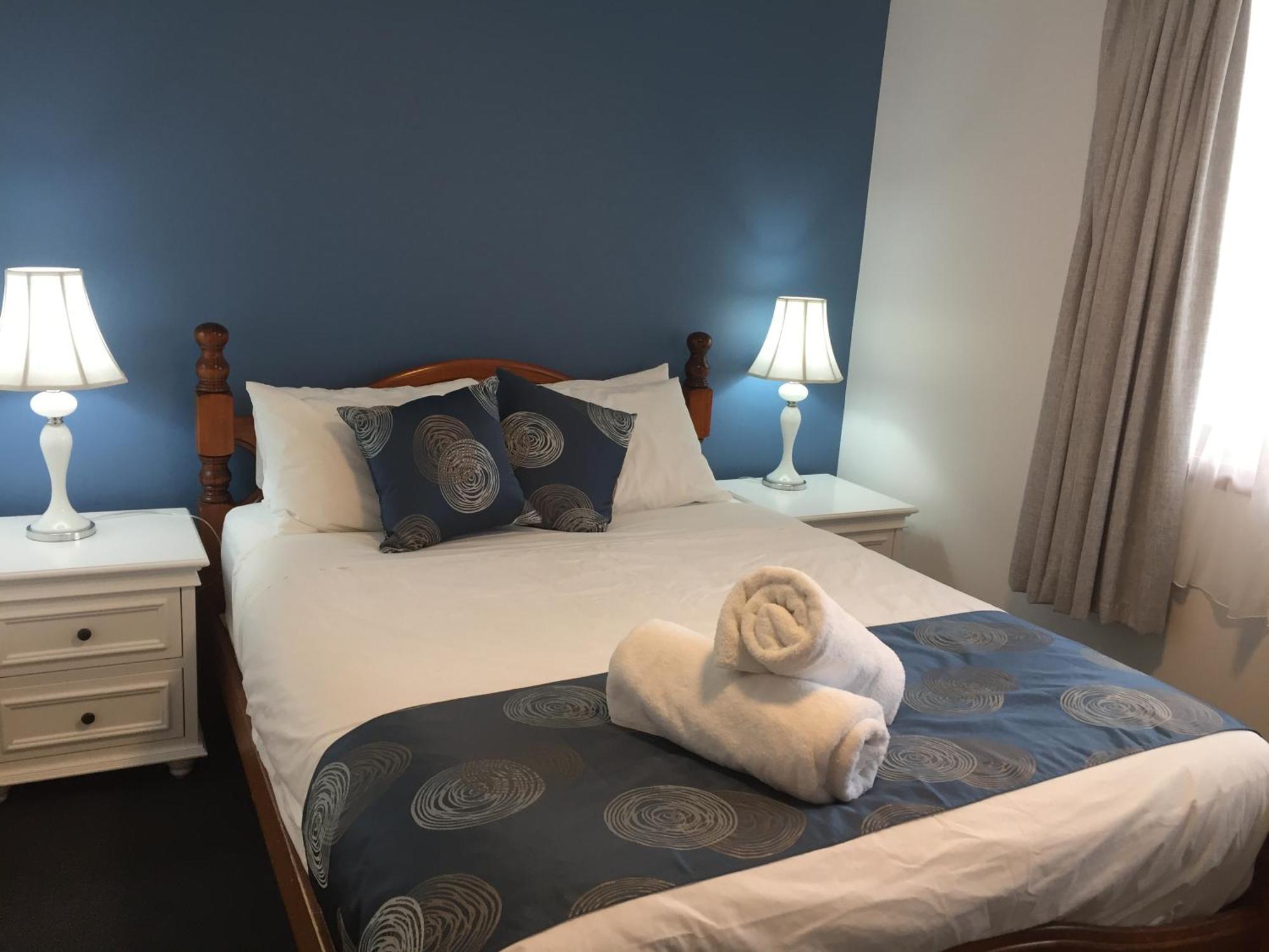 Regatta Point Tavern & Holiday Villas Strahan Dış mekan fotoğraf