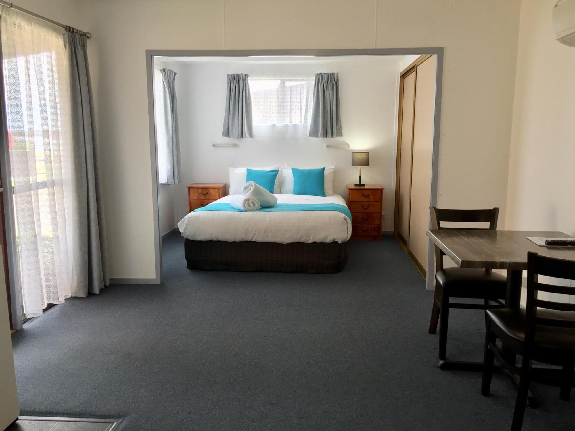 Regatta Point Tavern & Holiday Villas Strahan Dış mekan fotoğraf