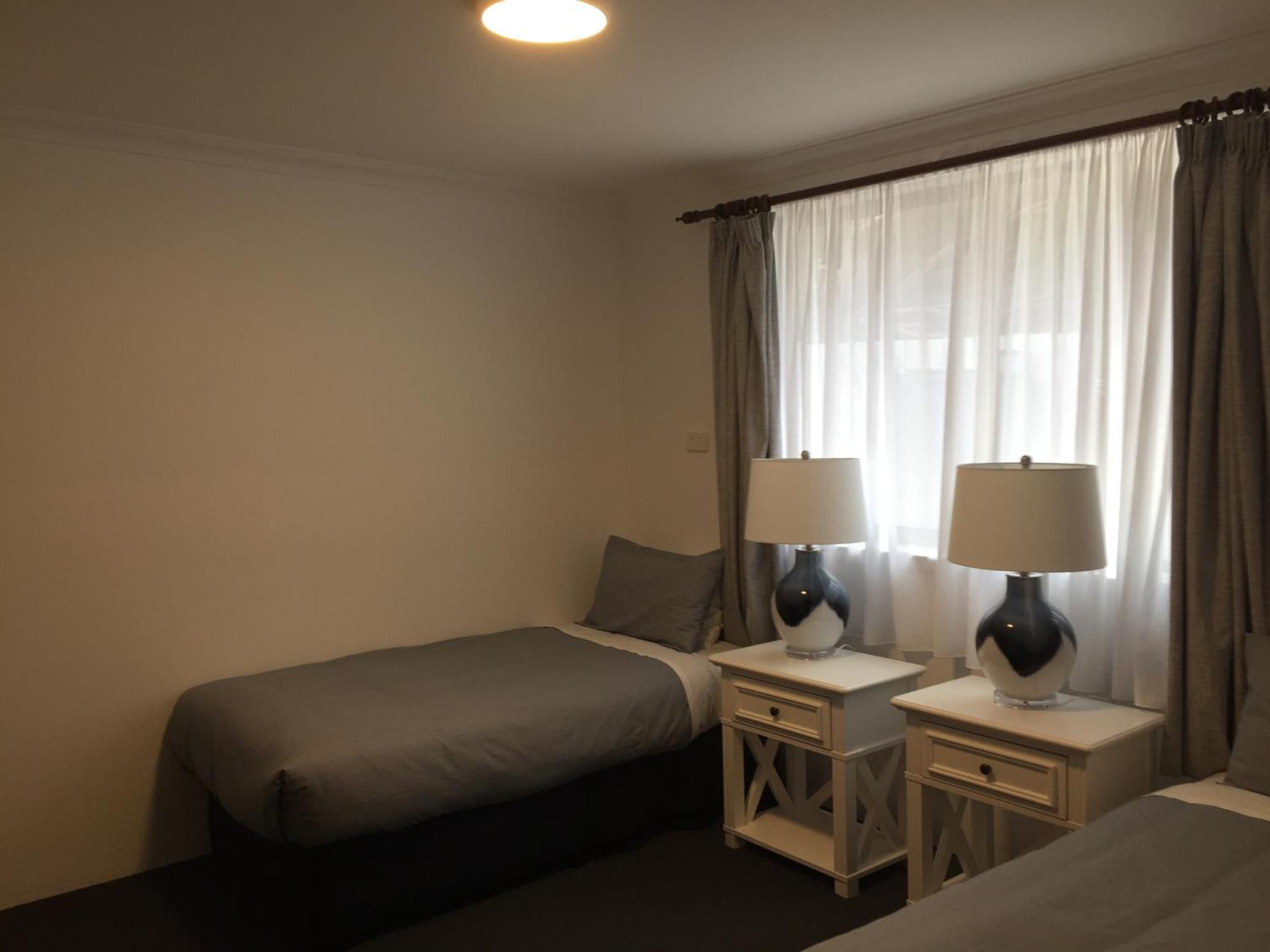 Regatta Point Tavern & Holiday Villas Strahan Dış mekan fotoğraf