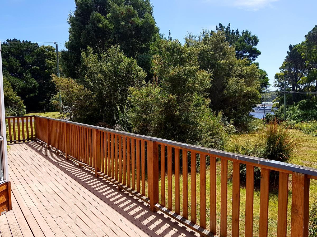 Regatta Point Tavern & Holiday Villas Strahan Dış mekan fotoğraf